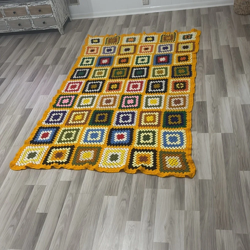 Vintage‎ Colorful Crochet Granny Square Blanket